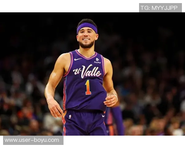 布克半场表现稳定9投4中砍下13分外加1篮板3助攻1抢断助力球队争胜